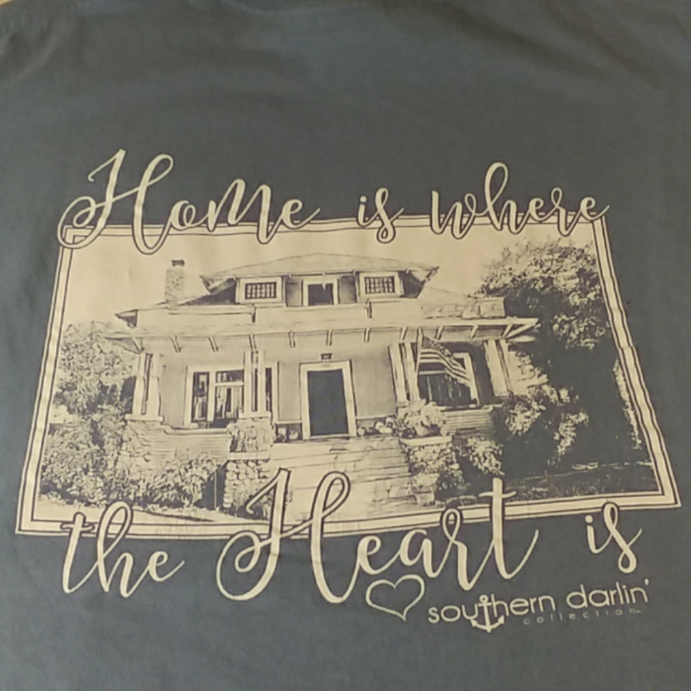 Gildan tee shirt